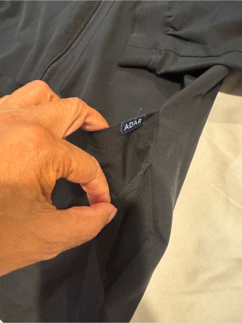 Scrub zip up - Picture 4 of 6